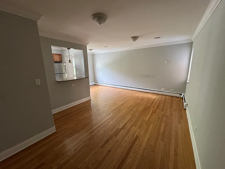 5454 Everett — Photo 13