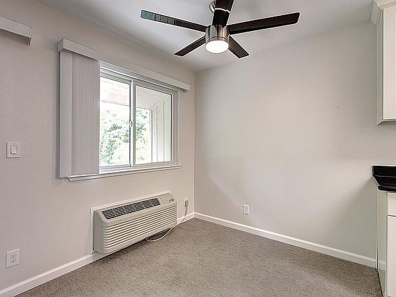 5th image of 936 Kiely Blvd Unit C