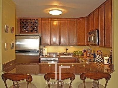 1st image of 525 W Hawthorne Pl #5252201