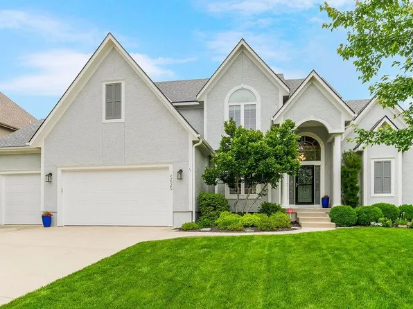 5625 Roundtree St, Shawnee, KS 66226