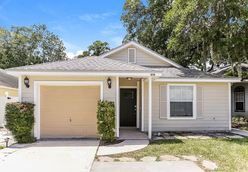 1st image of 3030 Caroline Crest Dr E