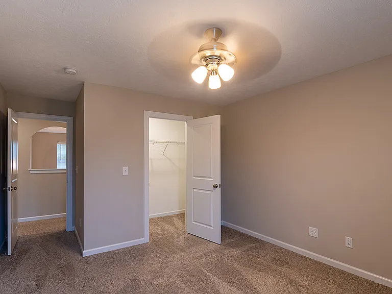 453 Arrowwood Dr — Photo 27