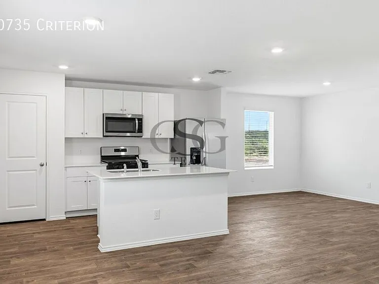 10735 Criterion — Photo 9