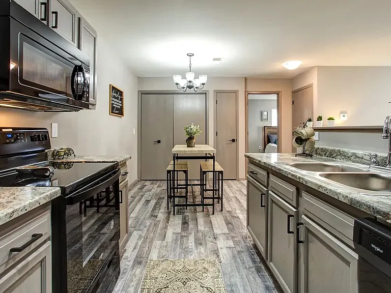 Southernwood Apartments — Photo 13