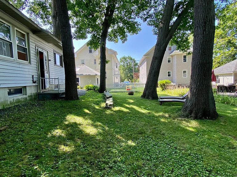 12 Glenwood Ave — Photo 21