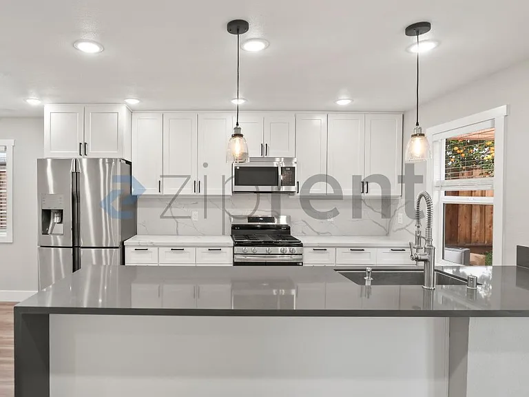 42740 Jefferson St — Photo 9