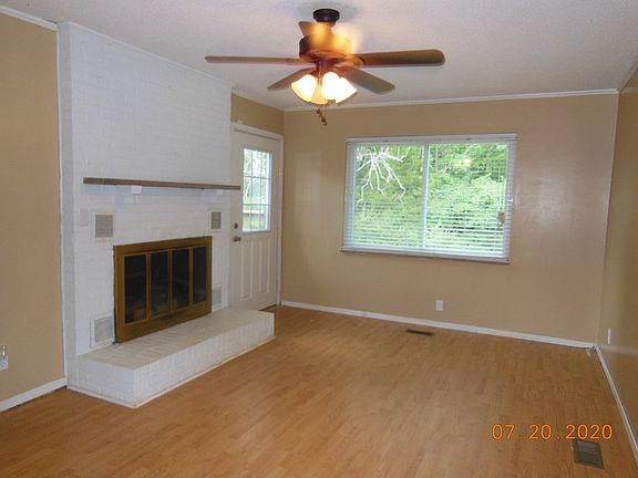 2nd image of 222 Henry St