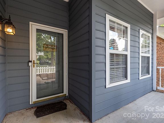 4th image of 9817 Bella Marche Dr