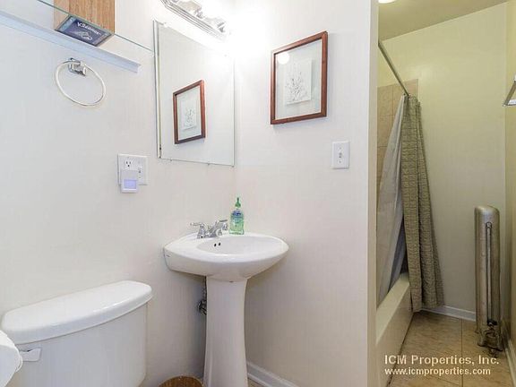 5th image of 3926 N Pine Grove Ave APT 2W