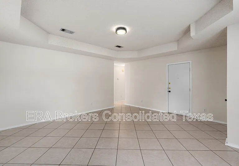 101 Ina Ct — Photo 3