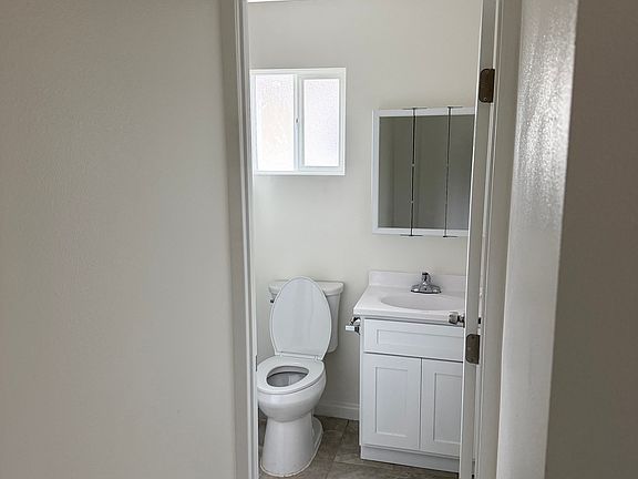 4th image of 11156 S Grevillea Ave #A
