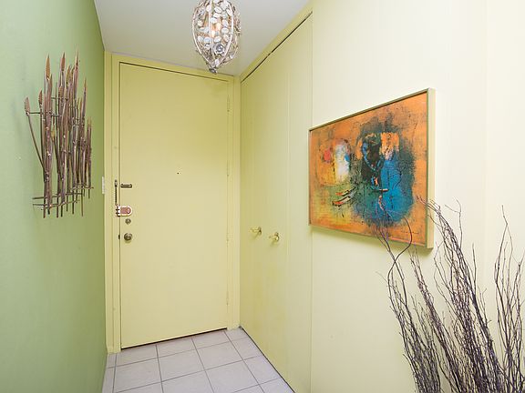 2nd image of 7061 N Kedzie Ave Suite 708
