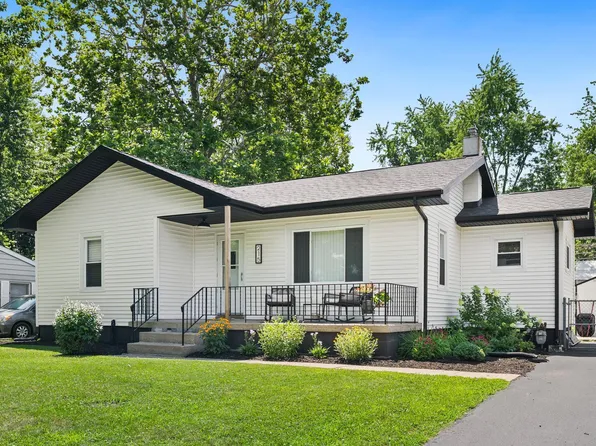 215 E Maple Grove St, Syracuse, IN 46567
