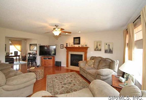 2nd image of 137 Stonebridge Crossing Dr