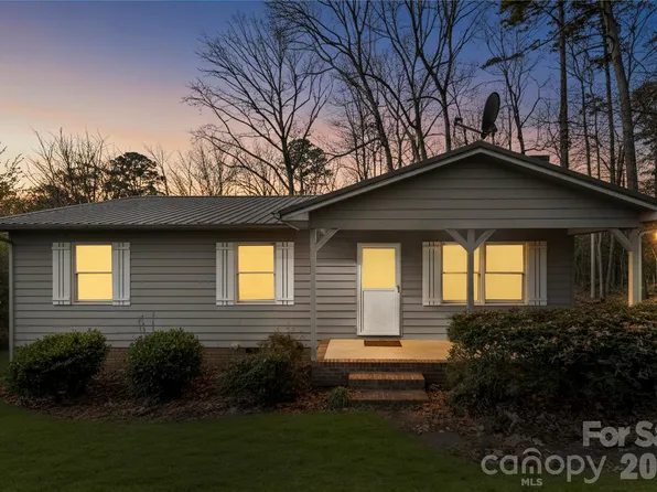 213 Woodrun Dr, Mount Gilead, NC 27306