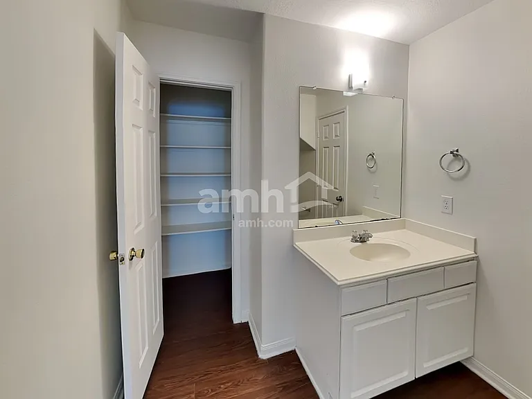 3631 Barkers Crossing Ave — Photo 13