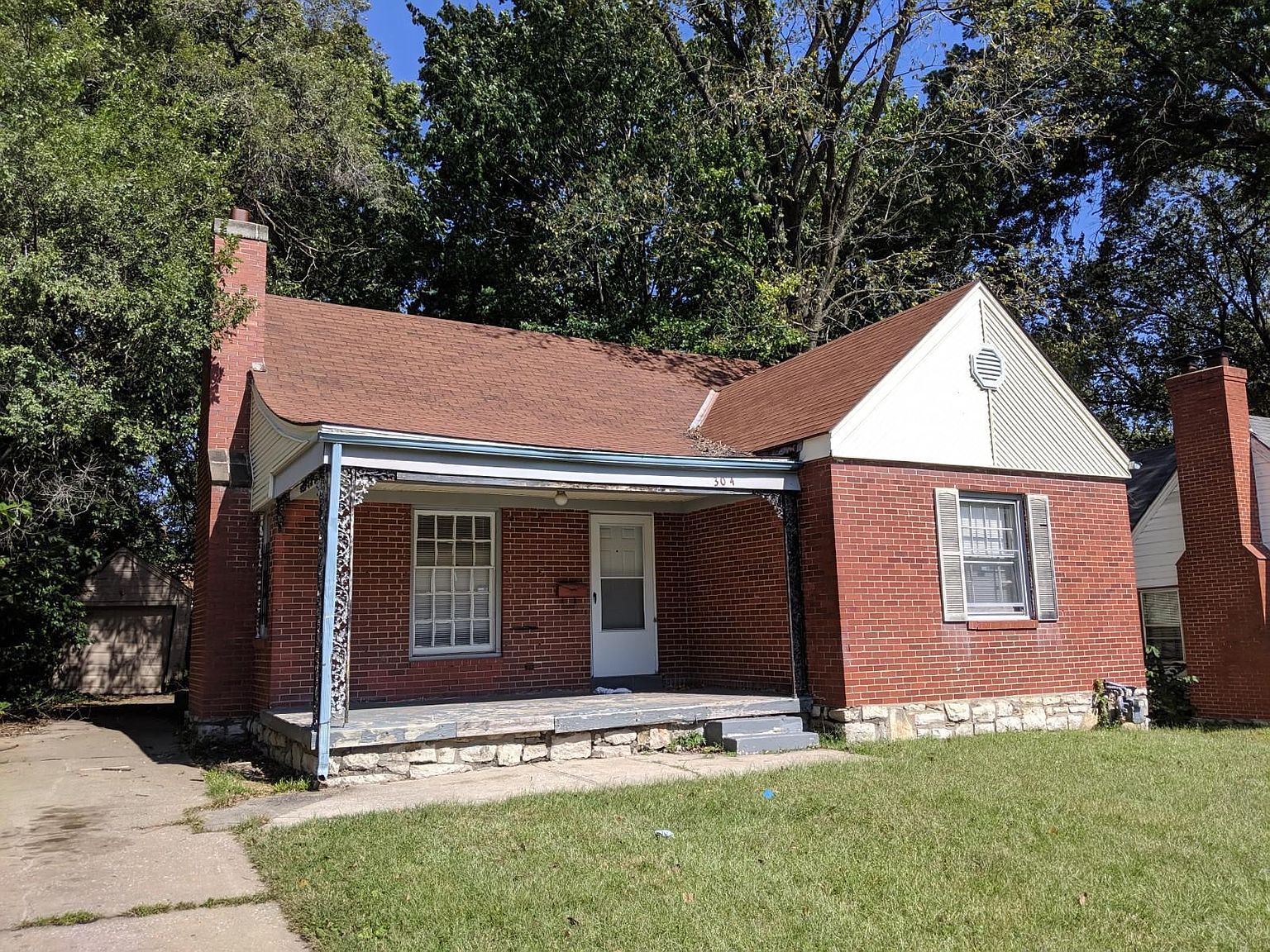 2304 E 72nd St, Kansas City, MO 64132 | Zillow