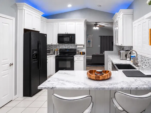 2229 E Soft Wind Dr, Phoenix, AZ 85024