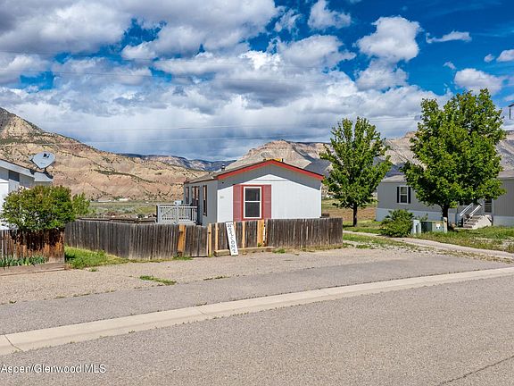 2nd image of 121 Bent Creek Cir