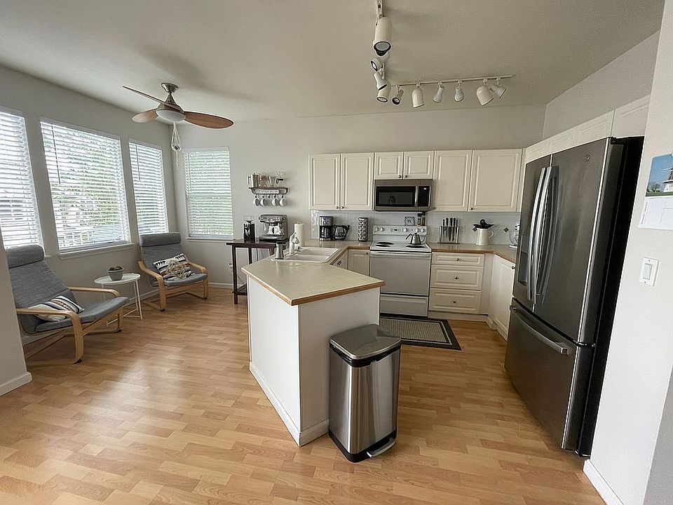 Kitchen and nook