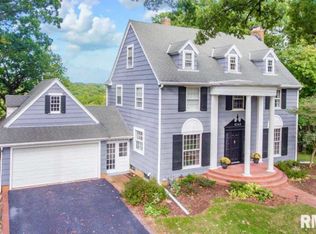 6145 N Oak Point Ct, Peoria, IL 61614