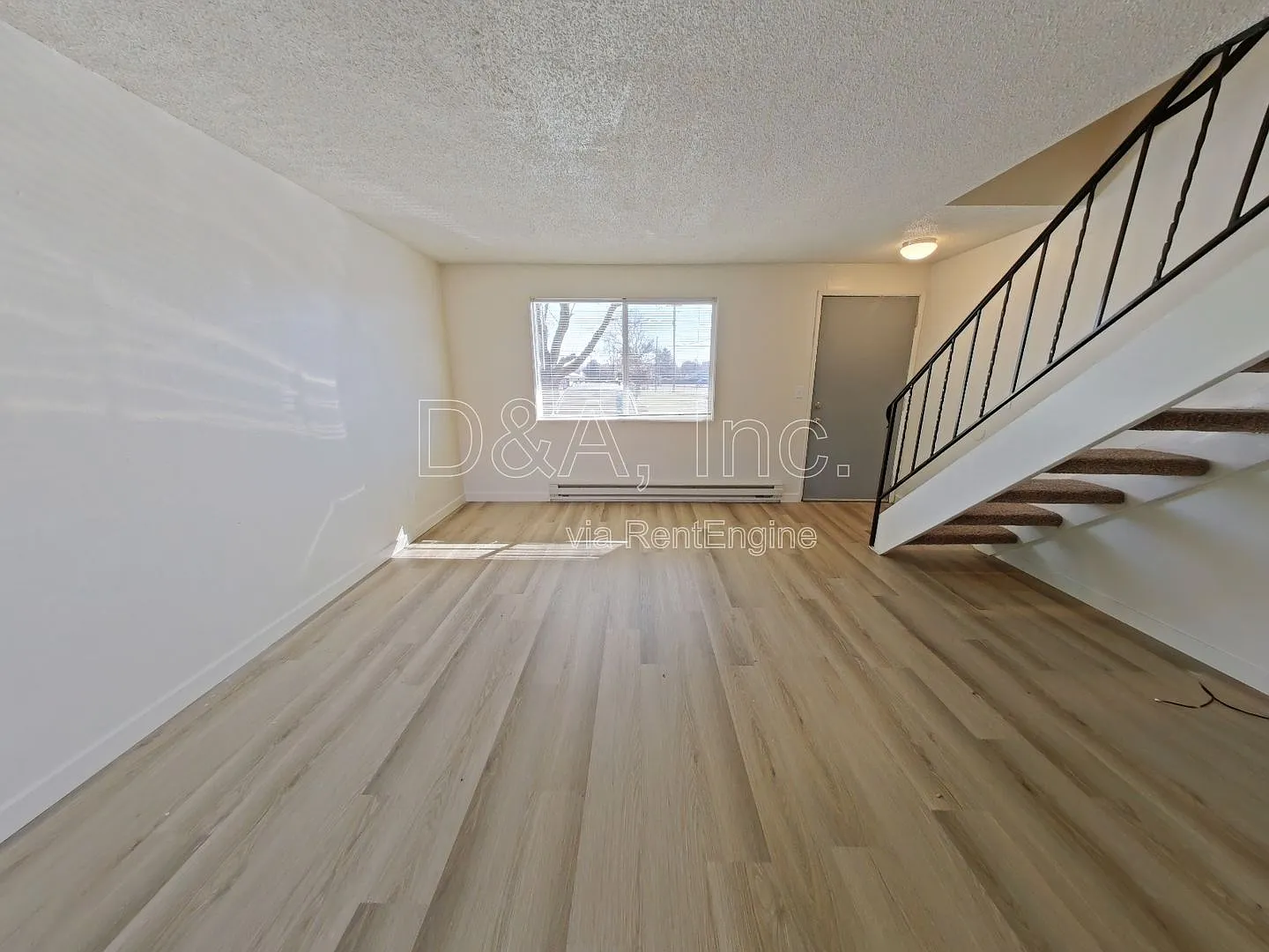 2 bed, 1.0 bath, 700 sqft, $1,295 — Photo 3