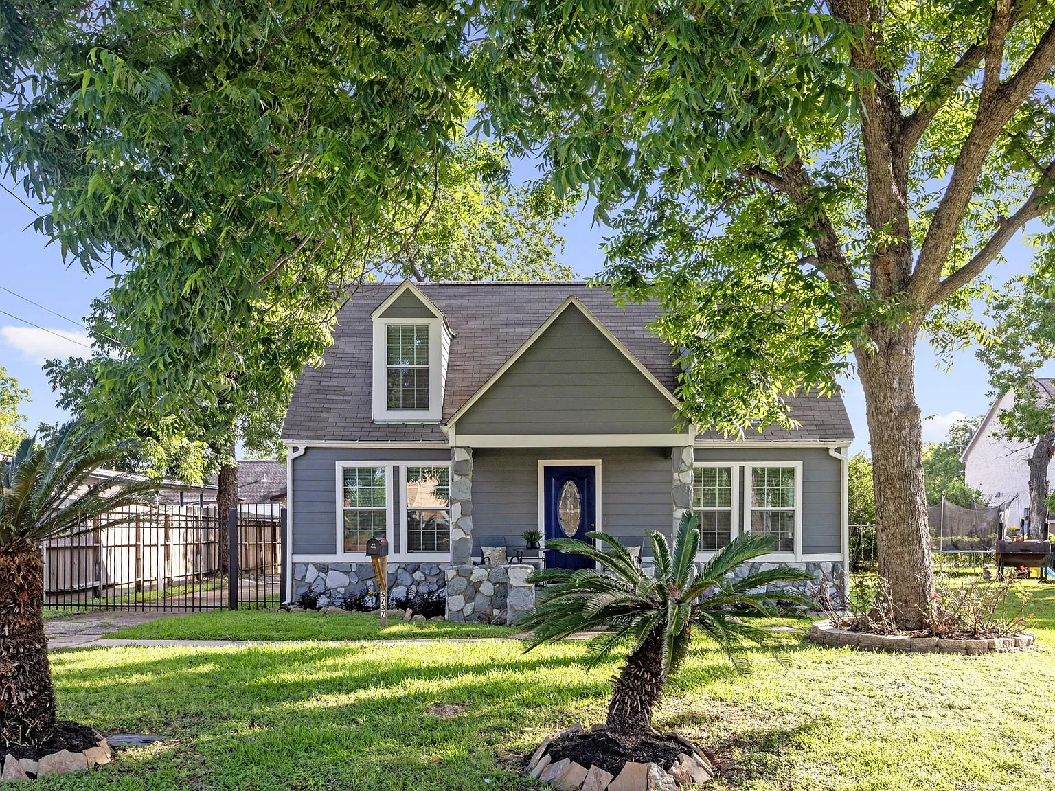 4 bed, 2.0 bath, 1529 sqft, $2,295 — Photo 3