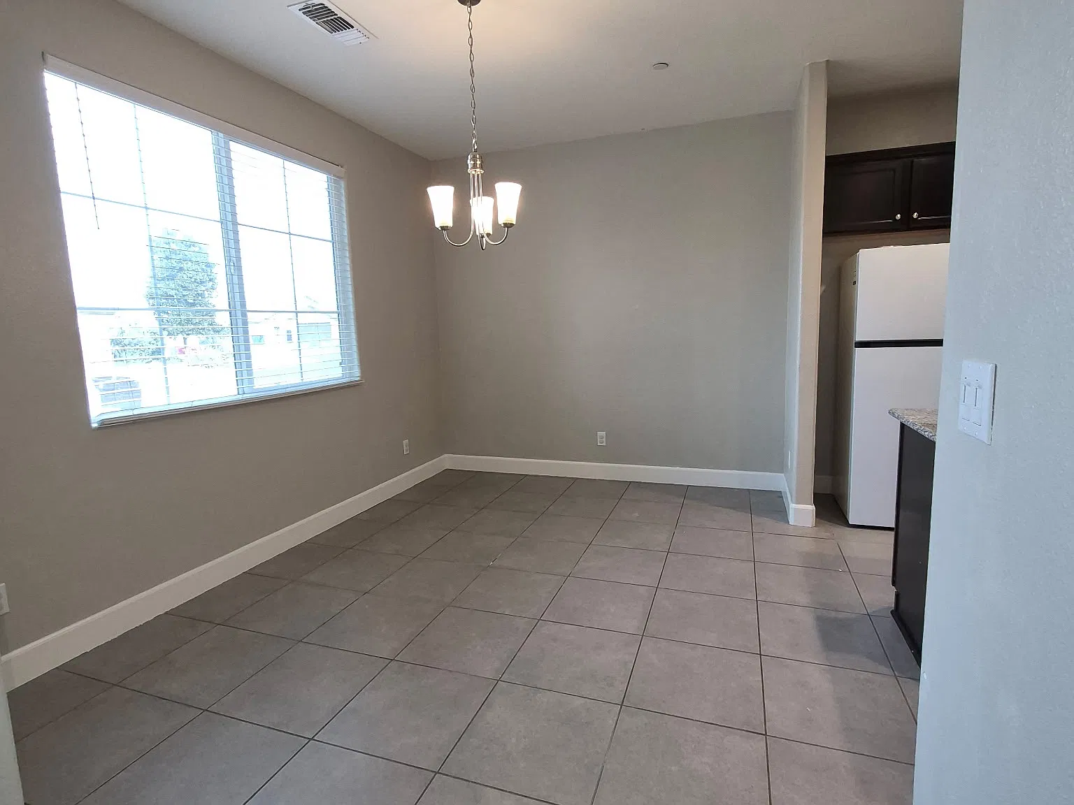 3 bed, 1438 sqft, $2,500 — Photo 2