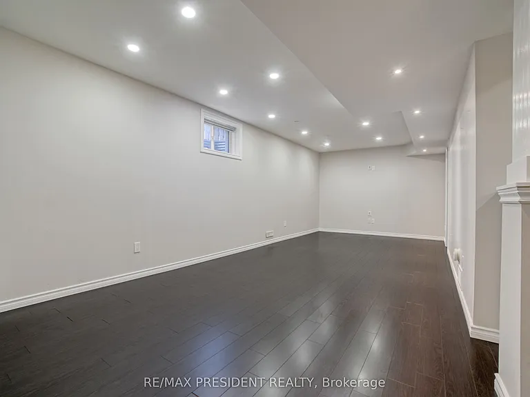 1565 Mickleborough Ct — Photo 34