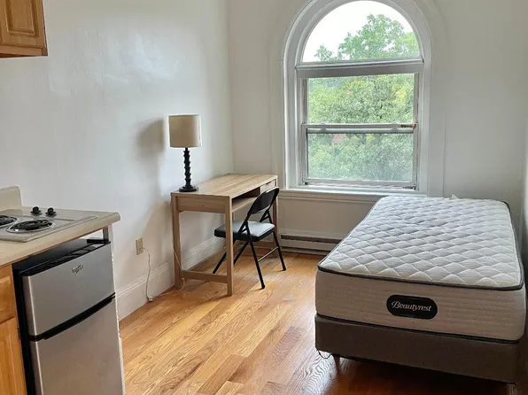 1061 Beacon St, Brookline, MA