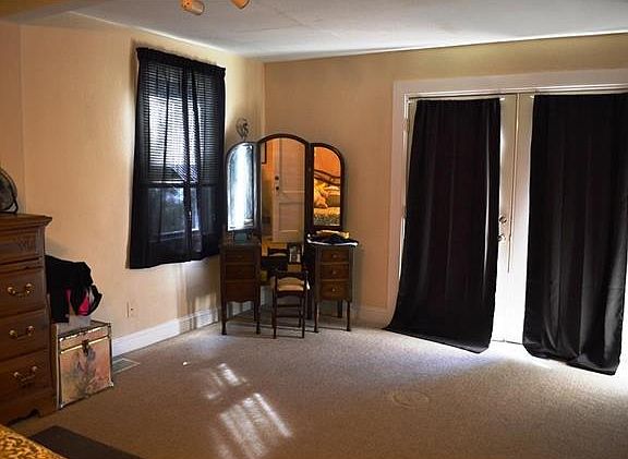 4th image of 104 Reinhard Ave