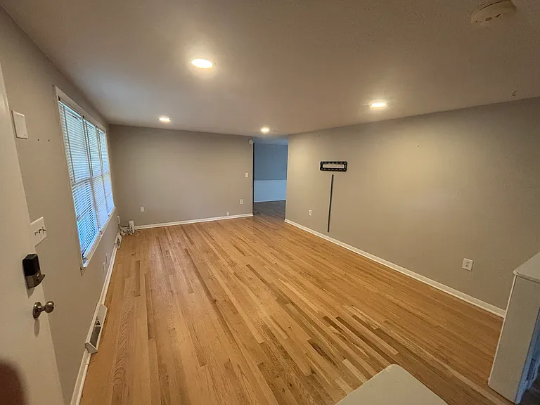2403 NE 72nd St — Photo 3