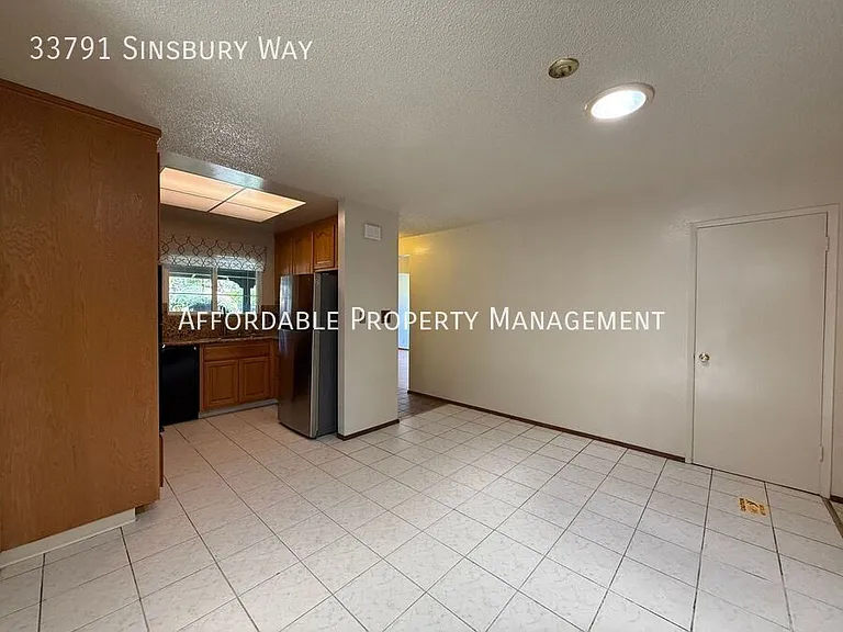 33791 Sinsbury Way — Photo 9