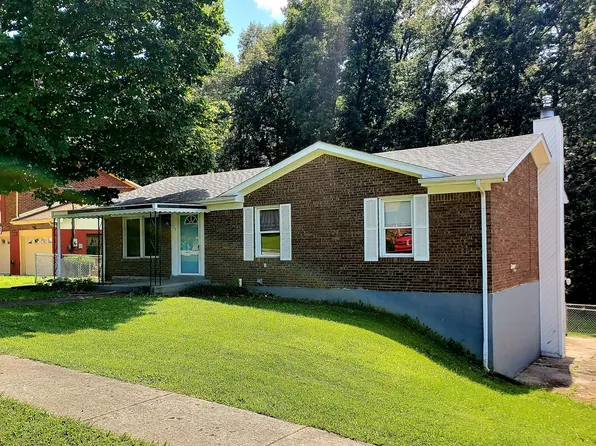 208 Kentucky Cir, Radcliff, KY 40160