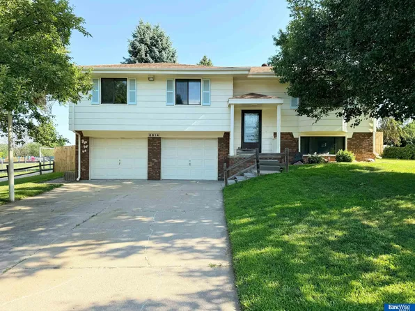 8814 Honey Locust Dr, La Vista, NE 68128