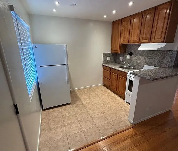 414 Staten Ave #2F — Photo 4