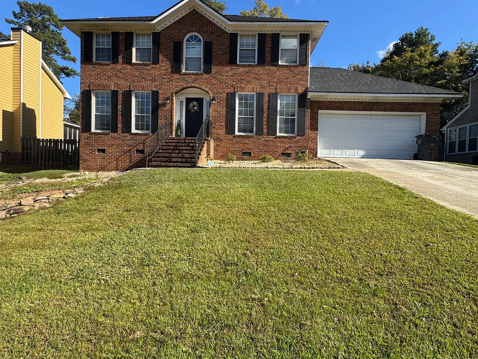 3 bed, 2.5 bath, 1657 sqft, $1,995 — Photo 2