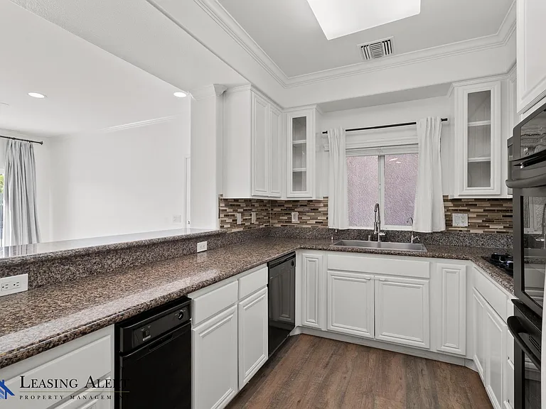 20300 Vanowen St #36 — Photo 8