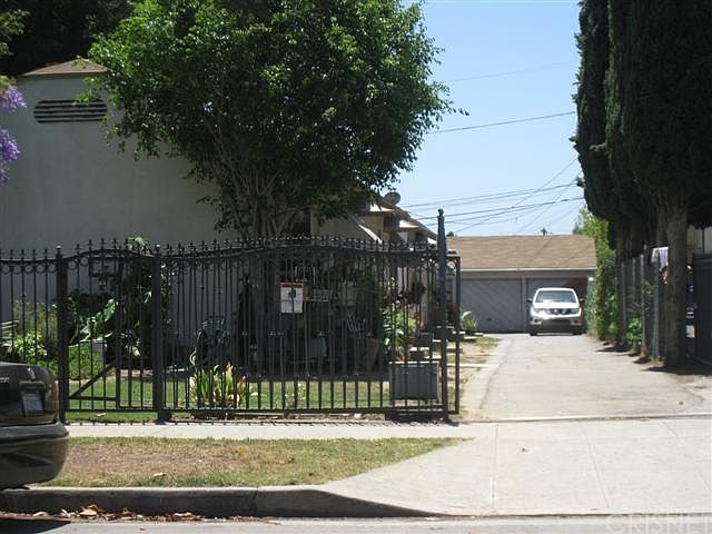 1st image of 14212 Sylvan St #1/2