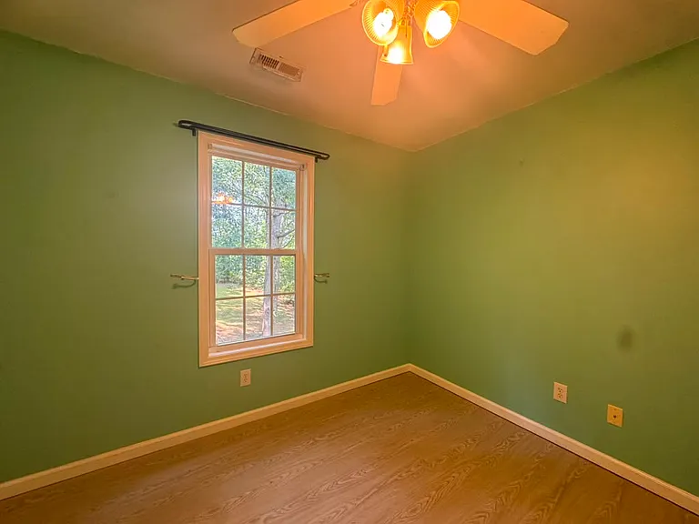 547 Lockwood Dr — Photo 7