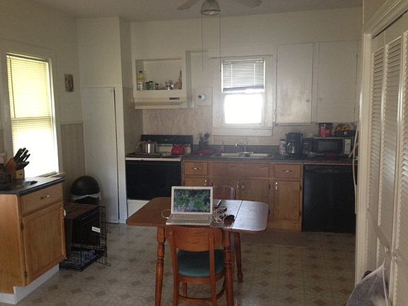 3rd image of 1107 N Don St