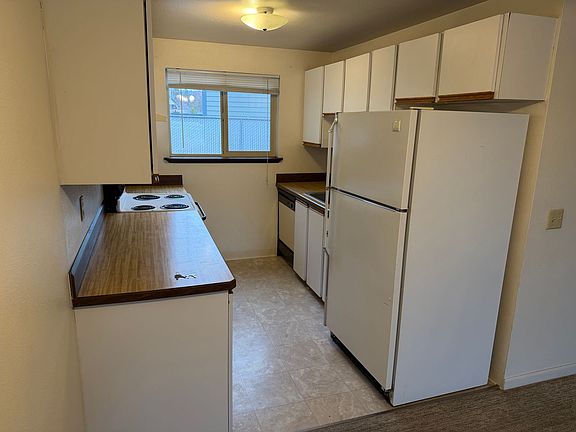 5th image of 902 NW Carlon Ave Unit 4