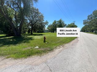 808 Lincoln Ave, Pacific Junction, IA 51561