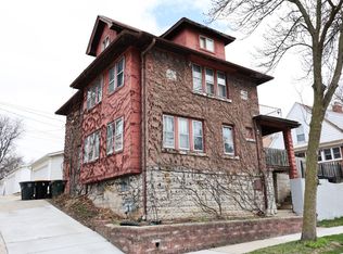 816 N 60th St, Wauwatosa, WI 53213