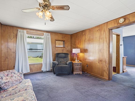 4th image of 2082 Jamestown Ave