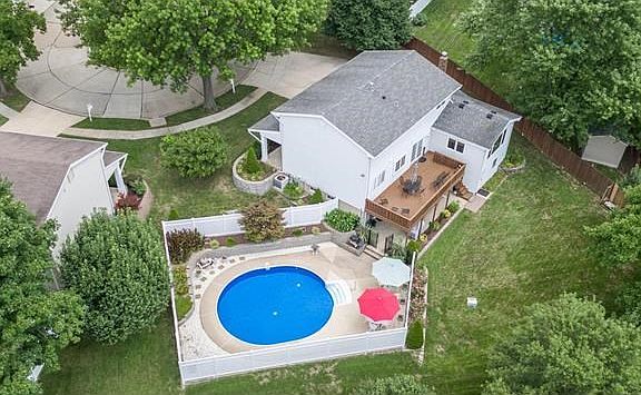 Check out this fabulous setting!