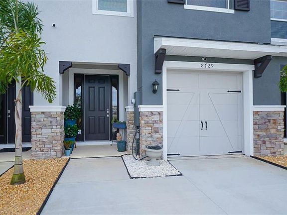 3rd image of 8729 Daydream St
