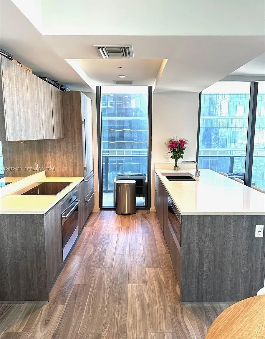 801 Sma Residences Condo — Photo 1