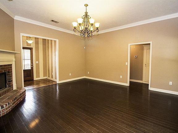 4th image of 115 Ashton Dr