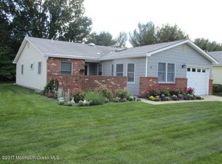 9 Thames Pl, Brick, NJ 08723